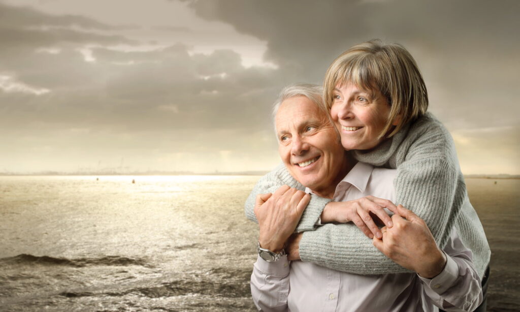 Morsilla.com 10 Proven Tips for a Happier Marriage inner image couple at sea